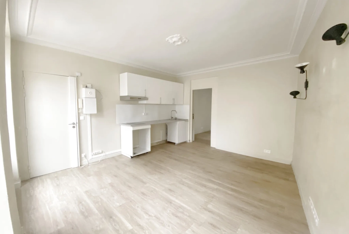 Appartement lumineux 2/3 pièces avec cave à Versailles Notre-Dame Les Prés 