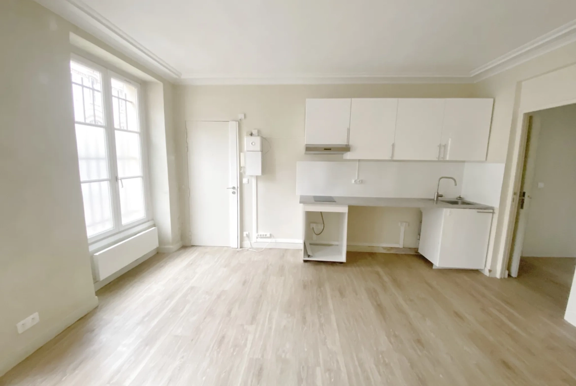Appartement lumineux 2/3 pièces avec cave à Versailles Notre-Dame Les Prés 