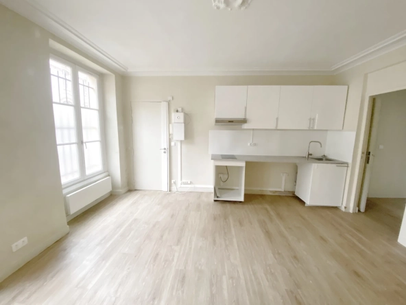 Appartement lumineux 2/3 pièces avec cave à Versailles Notre-Dame Les Prés 