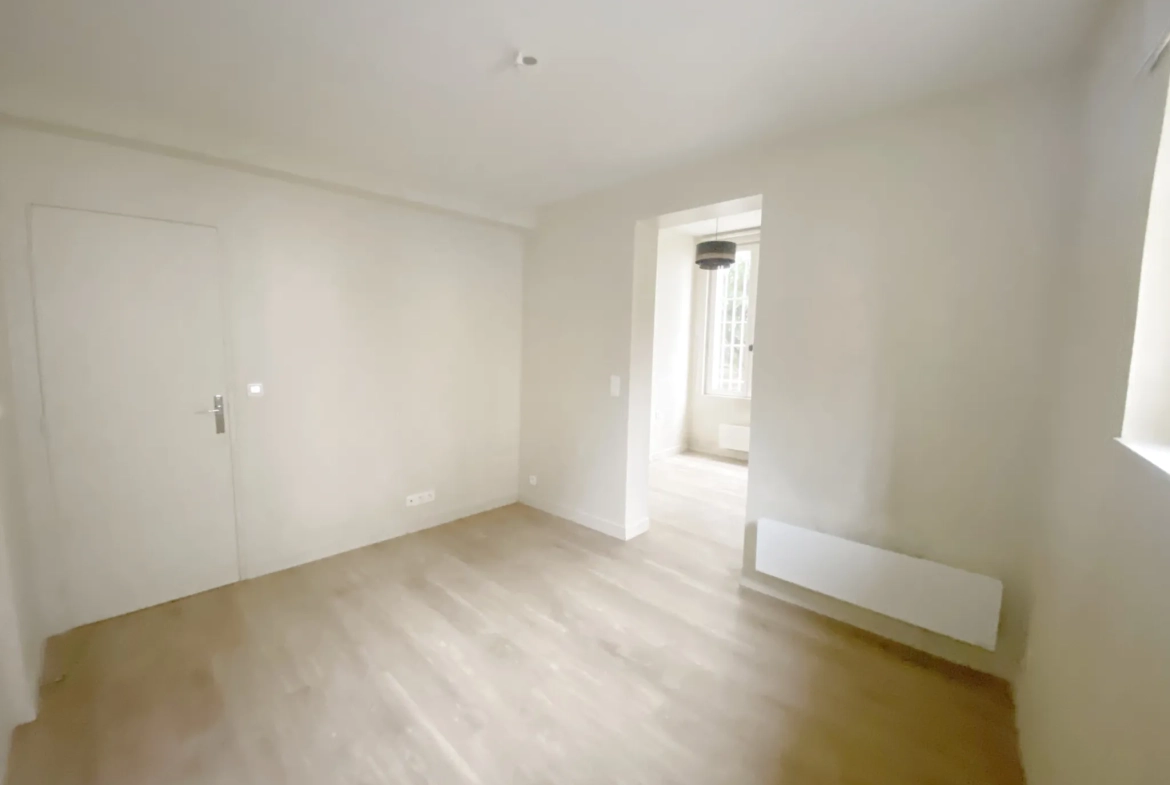 Appartement lumineux 2/3 pièces avec cave à Versailles Notre-Dame Les Prés 