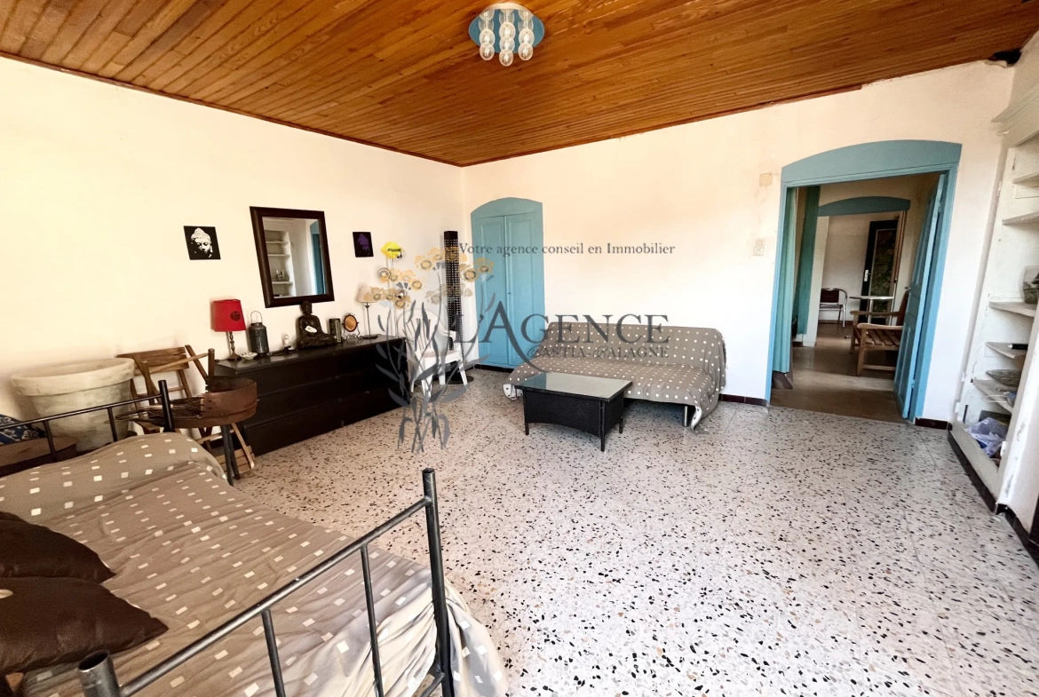 Appartement T2 à Vendre au Centre de L'Ile Rousse avec Terrasse 
