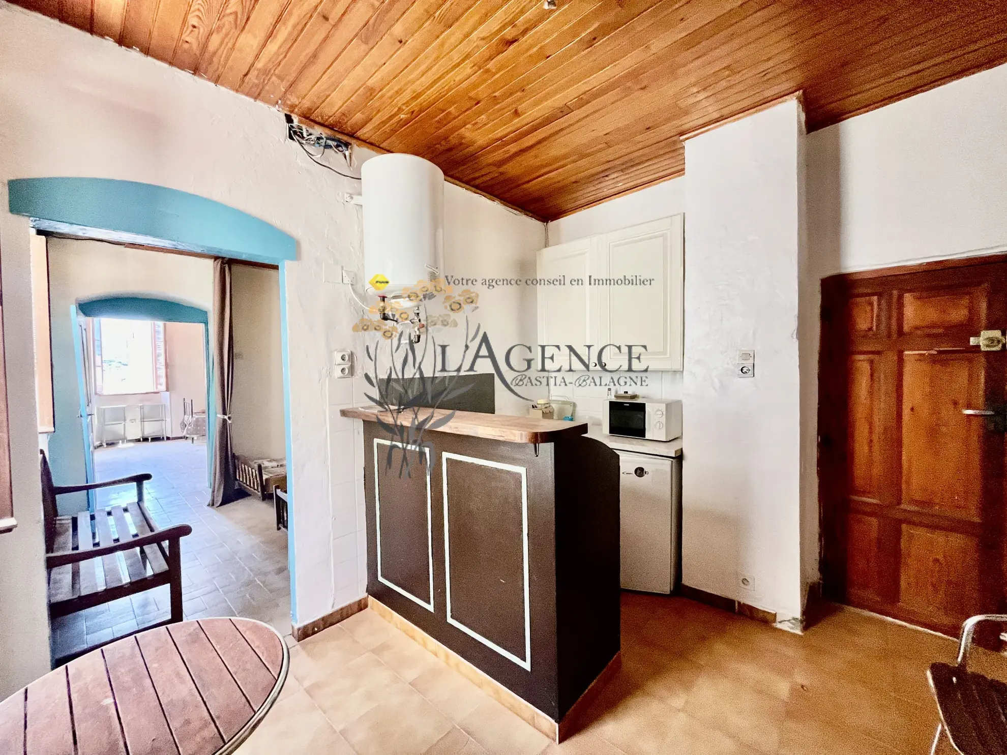 Appartement T2 à Vendre au Centre de L'Ile Rousse avec Terrasse 