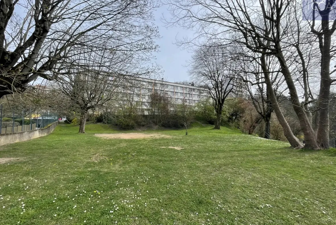 Appartement T3 de 54,31 m² avec vue dégagée sur la Saône à Lyon 4ème 