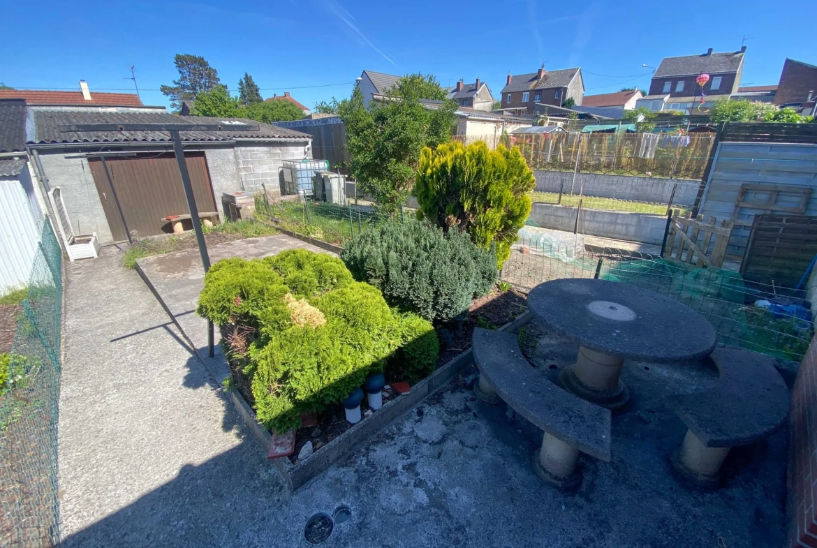 Maison à vendre à Marpent avec jardin, garage et 3 chambres 