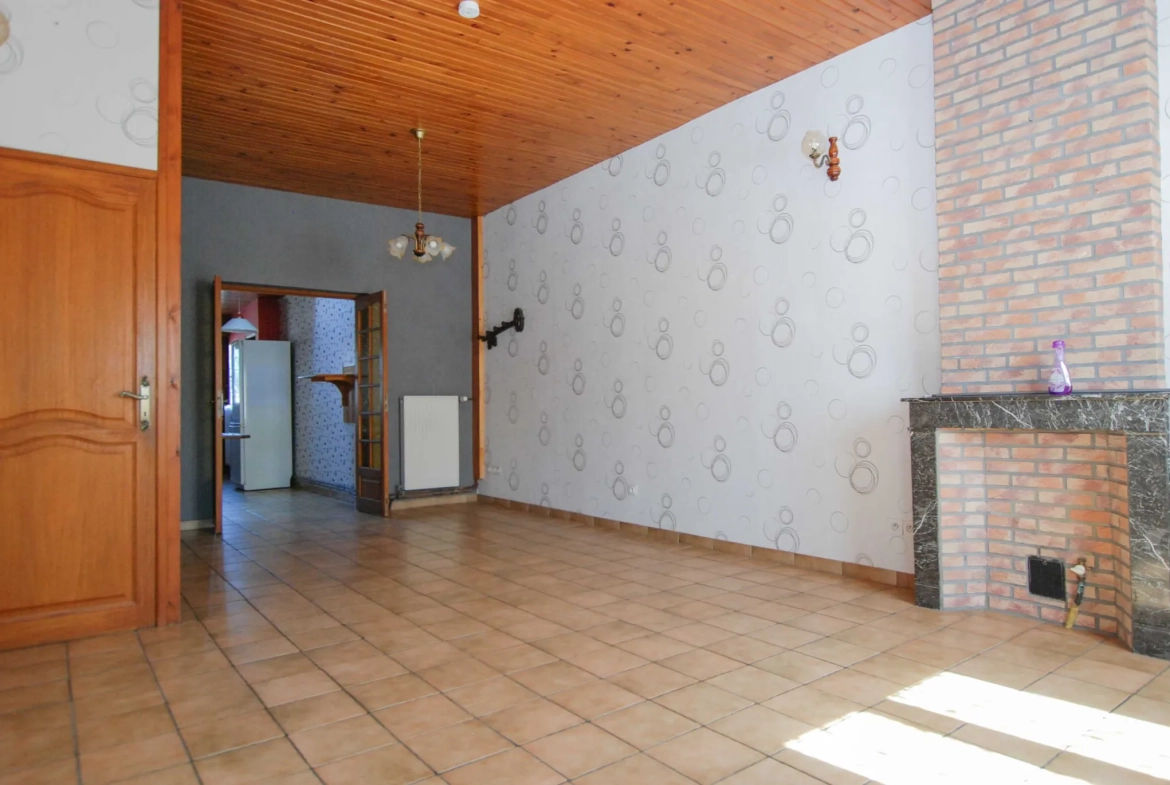 Maison à vendre à Marpent avec jardin, garage et 3 chambres 