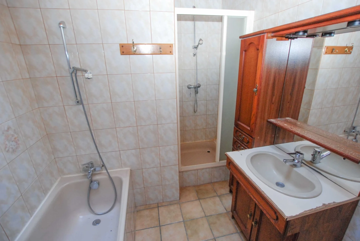 Maison à vendre à Marpent avec jardin, garage et 3 chambres 