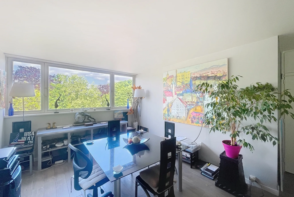 Appartement de 97 m² avec balcon à Tourcoing dans un environnement calme 