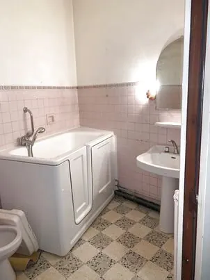 Spacieuse maison familiale à Piolenc avec potentiel d’aménagement 