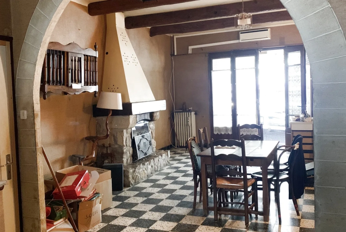 Spacieuse maison familiale à Piolenc avec potentiel d’aménagement 