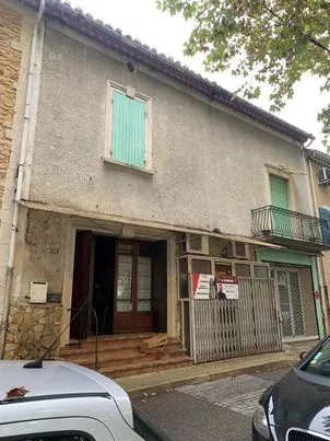 Spacieuse maison familiale à Piolenc avec potentiel d’aménagement 