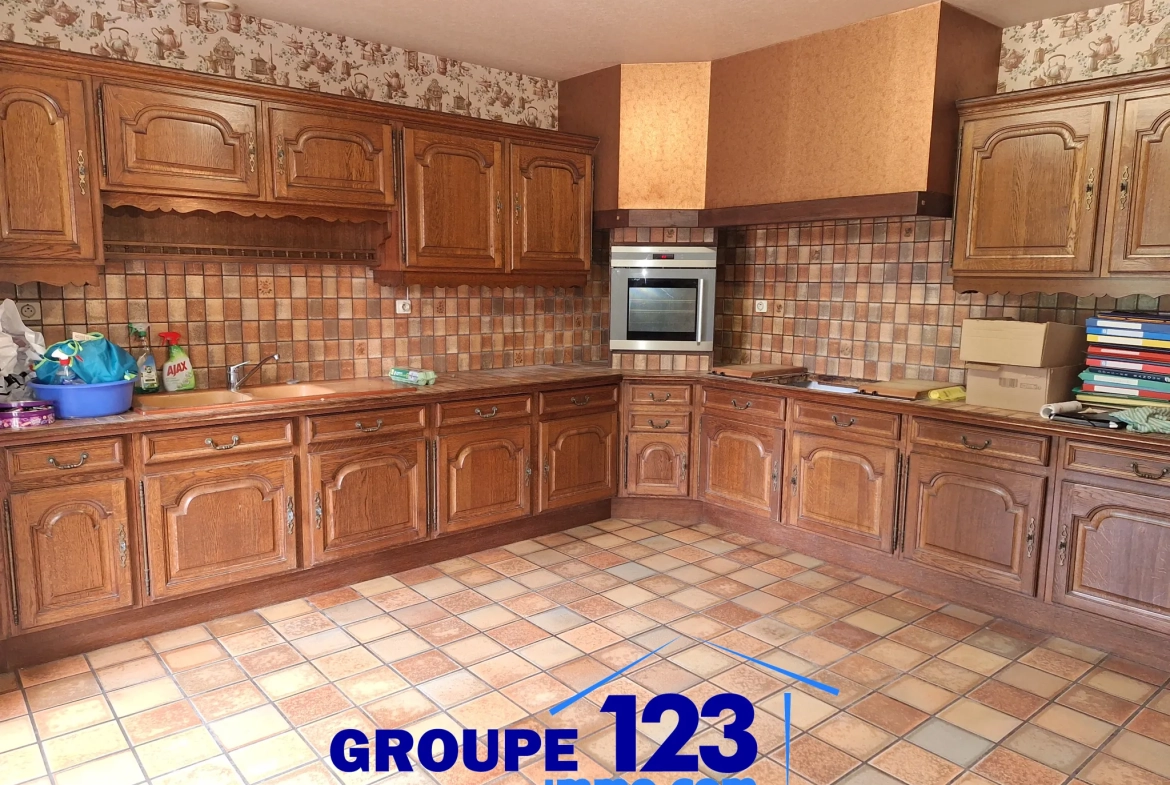 Maison de 126 m² avec garage et terrain de 2000 m² à Moneteau 