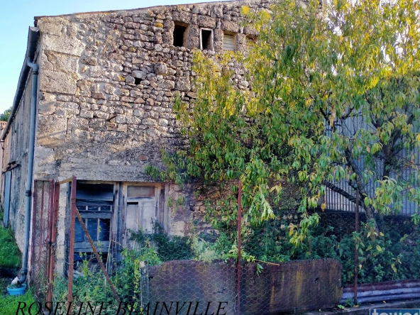 Maison de village à rénover à Meursac - 83 m², proche Royan 