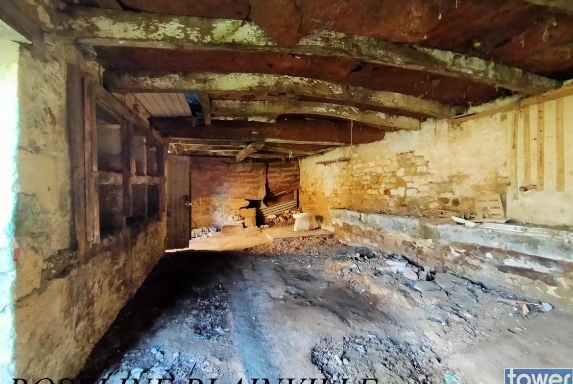 Maison de village à rénover à Meursac - 83 m², proche Royan 