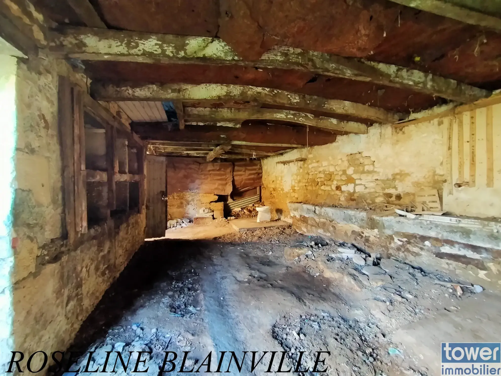 Maison de village à rénover à Meursac - 83 m², proche Royan 