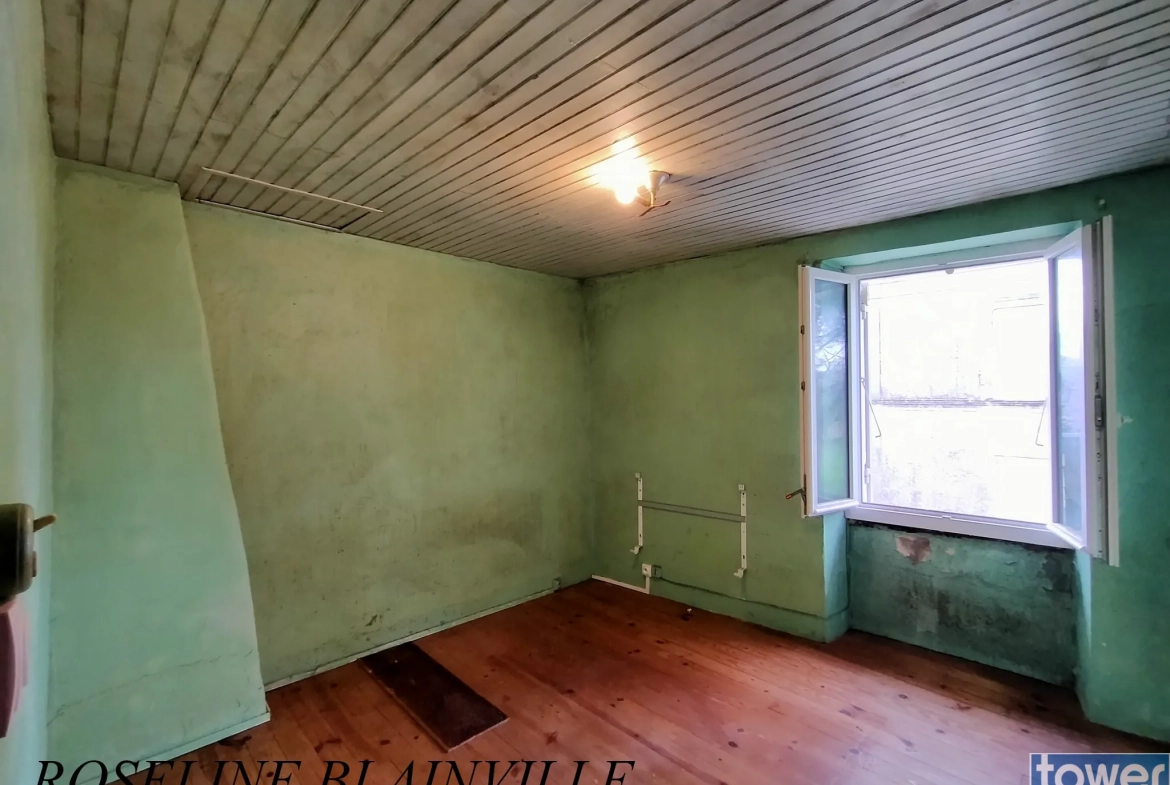 Maison de village à rénover à Meursac - 83 m², proche Royan 