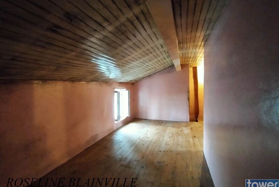 Maison de village à rénover à Meursac - 83 m², proche Royan 