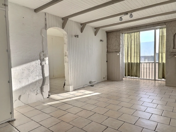 Charmant appartement de 70 m² avec parking, cave et vue dégagée à Marseille, secteur Montolivet-Saint Just