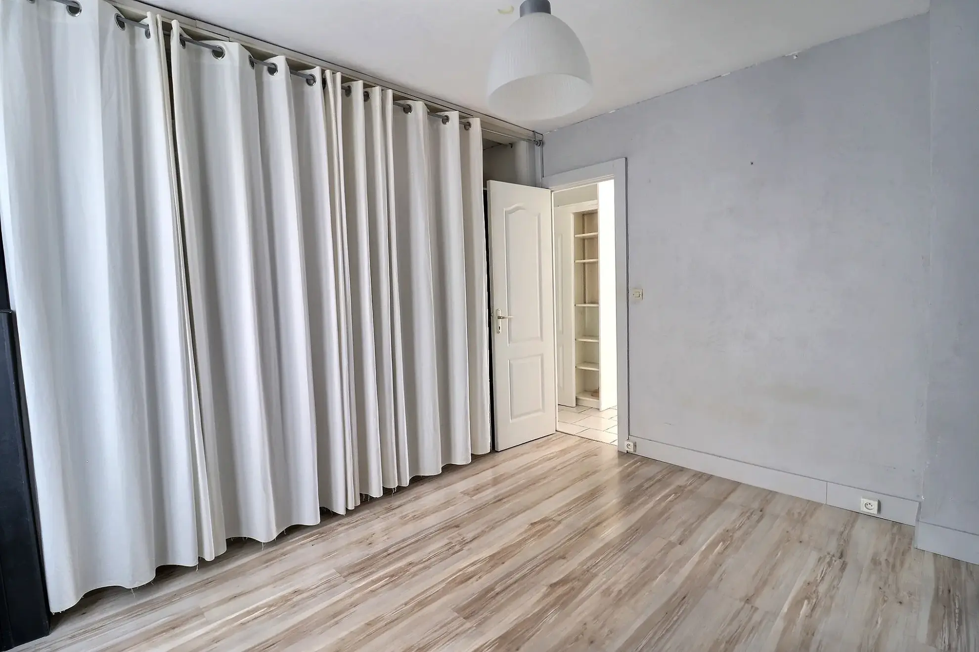 Charmant appartement de 70 m² avec parking, cave et vue dégagée à Marseille, secteur Montolivet-Saint Just 