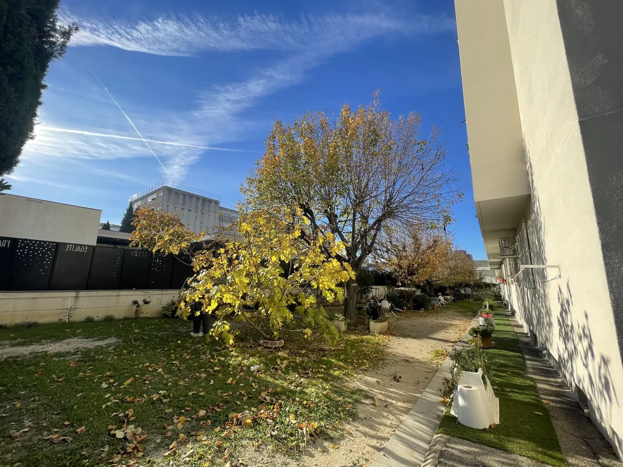 Charmant appartement de 70 m² avec parking, cave et vue dégagée à Marseille, secteur Montolivet-Saint Just 
