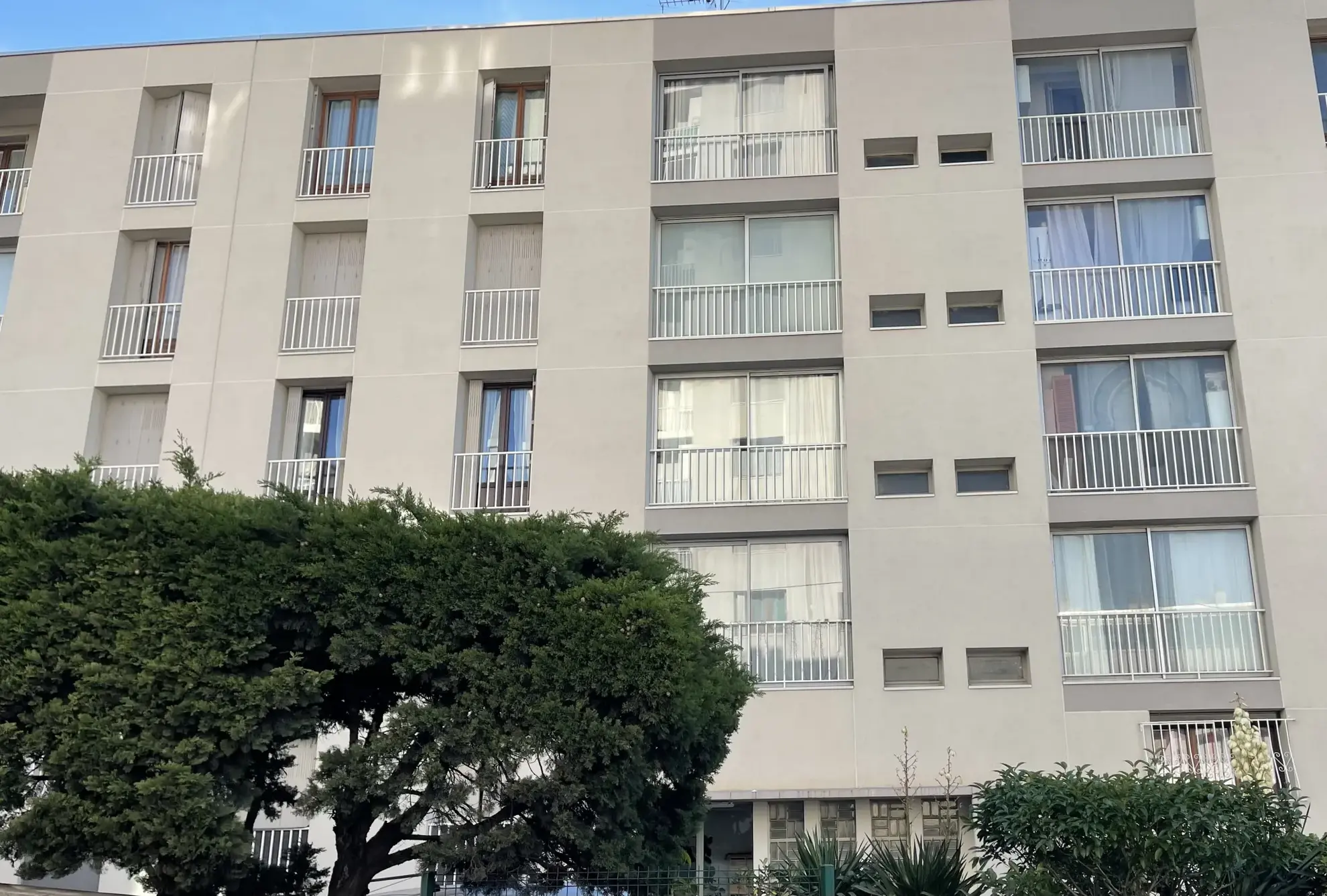 Charmant appartement de 70 m² avec parking, cave et vue dégagée à Marseille, secteur Montolivet-Saint Just 