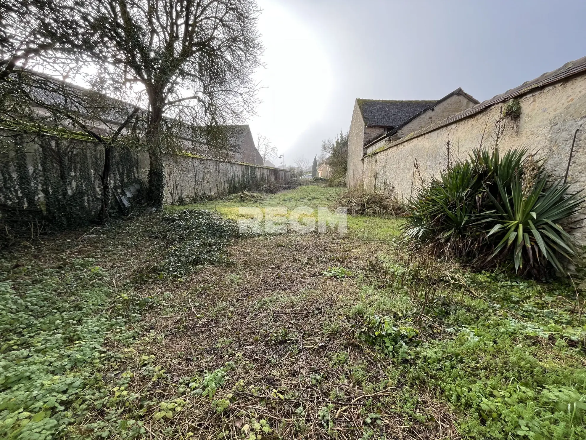 Terrain constructible de 551 m² à La Chapelle-la-Reine, proche commodités 