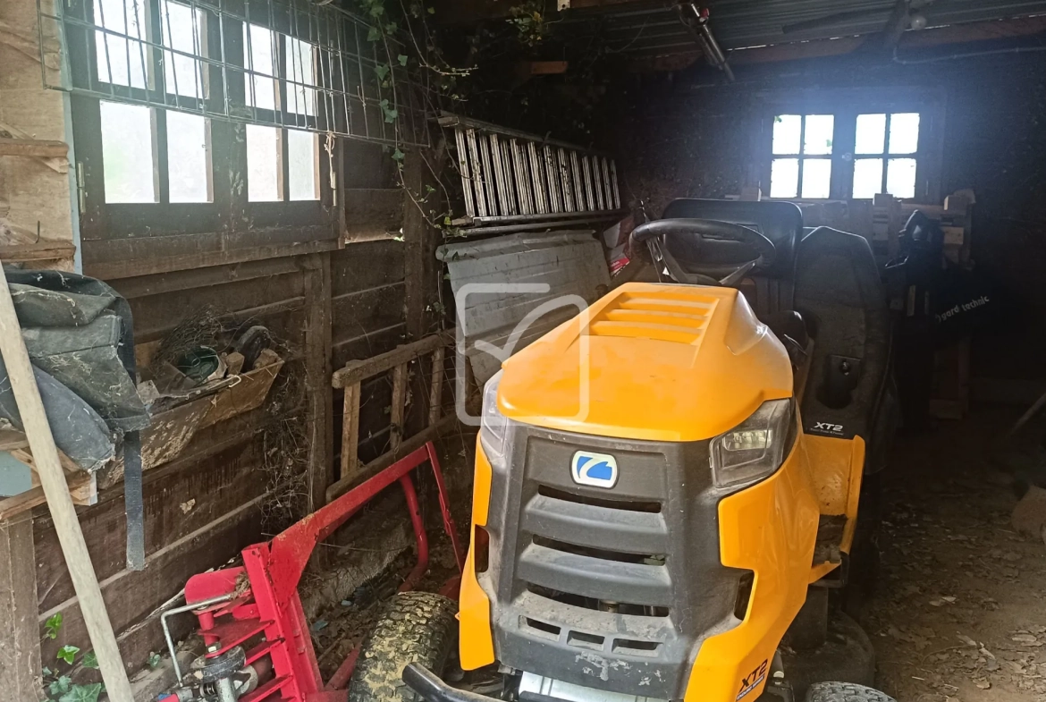 Longère rénovée de 165 m2 avec grand terrain à Mauron en campagne 