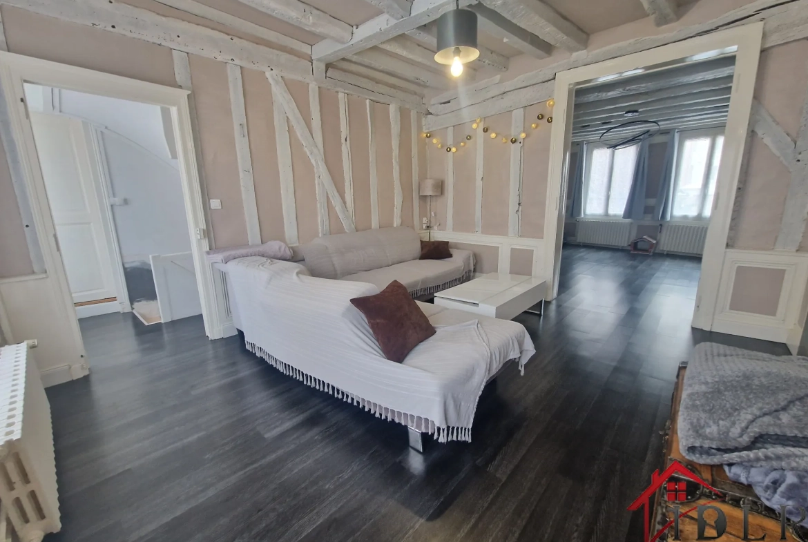 Charmante maison de ville en triplex de 135 m² à Chalons-en-Champagne 
