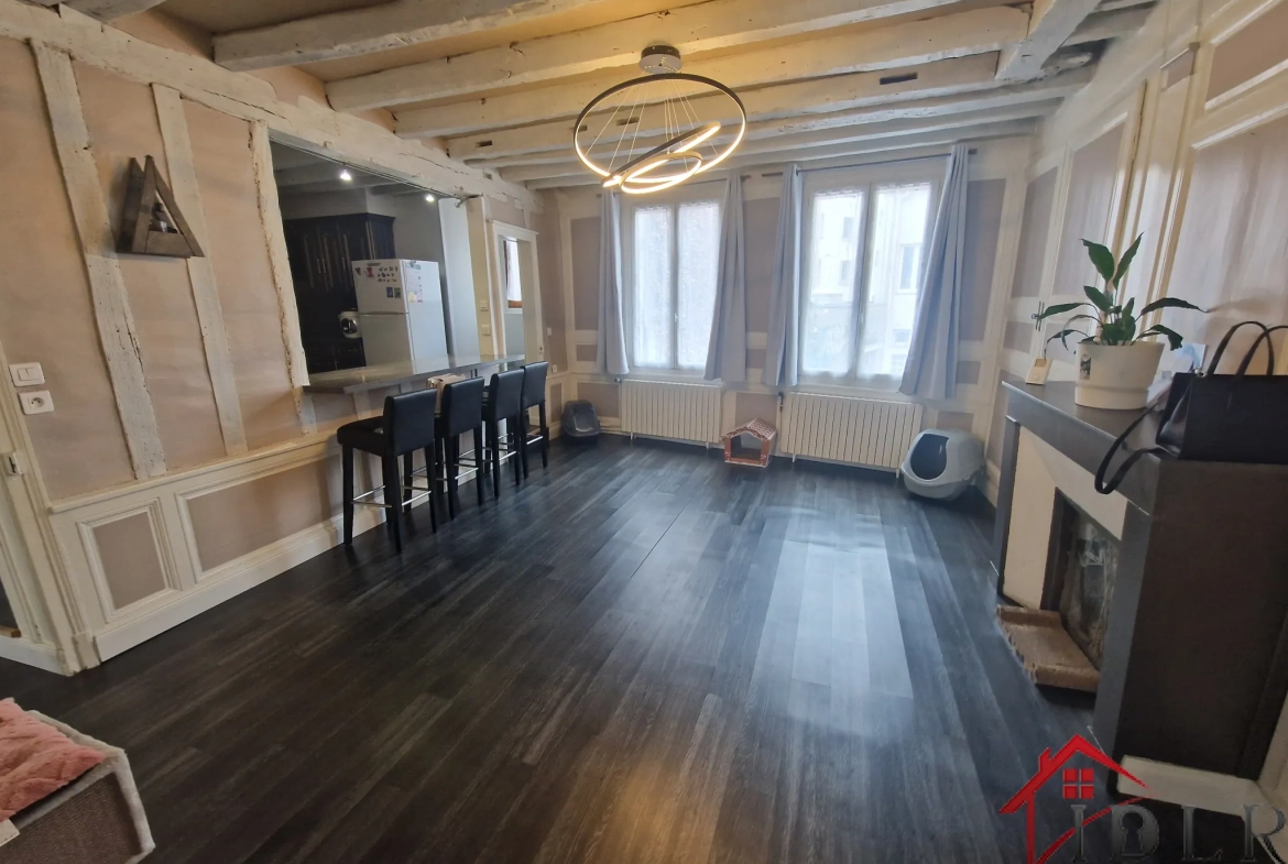 Charmante maison de ville en triplex de 135 m² à Chalons-en-Champagne 