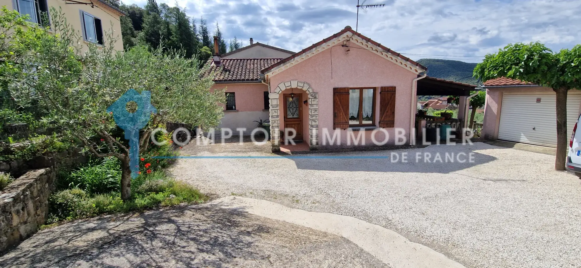 Belle maison de plain-pied avec terrasse et vue sur Cévennes à La Grand-Combe 