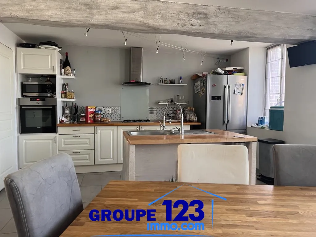 Maison ancienne rénovée avec jardin, 3 chambres près de Toucy 