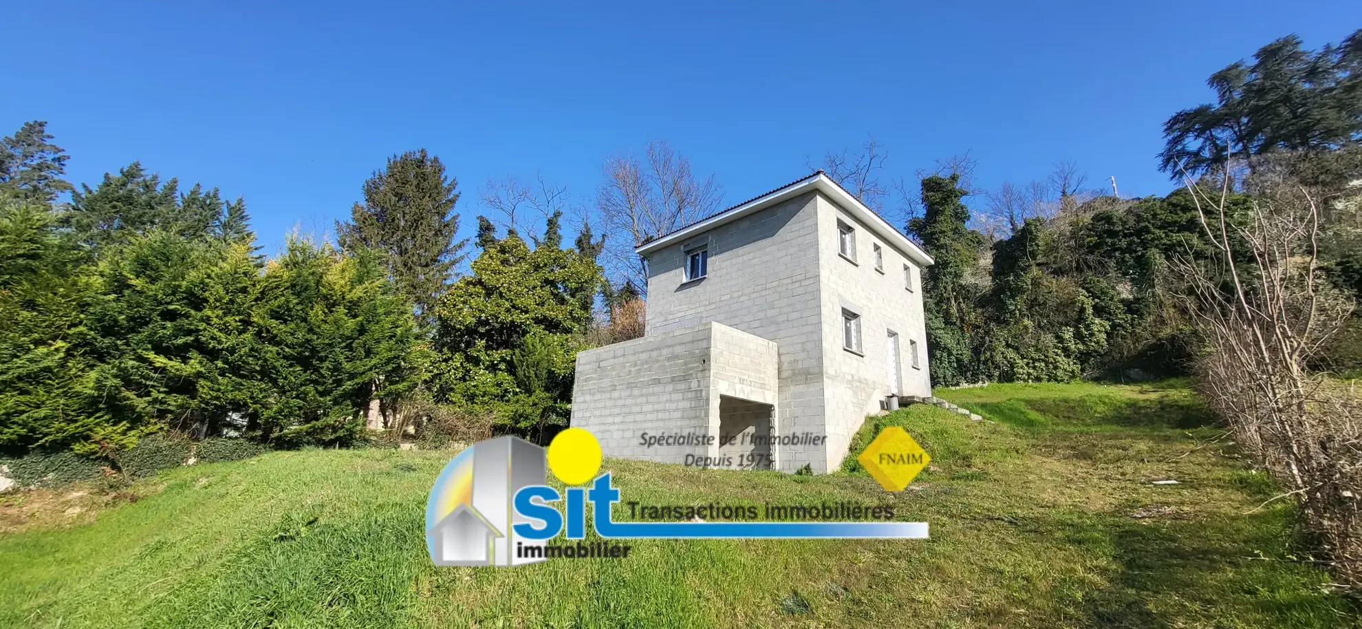 Maison à rénover de 93 m² à Vienne, idéalement située et à personnaliser 