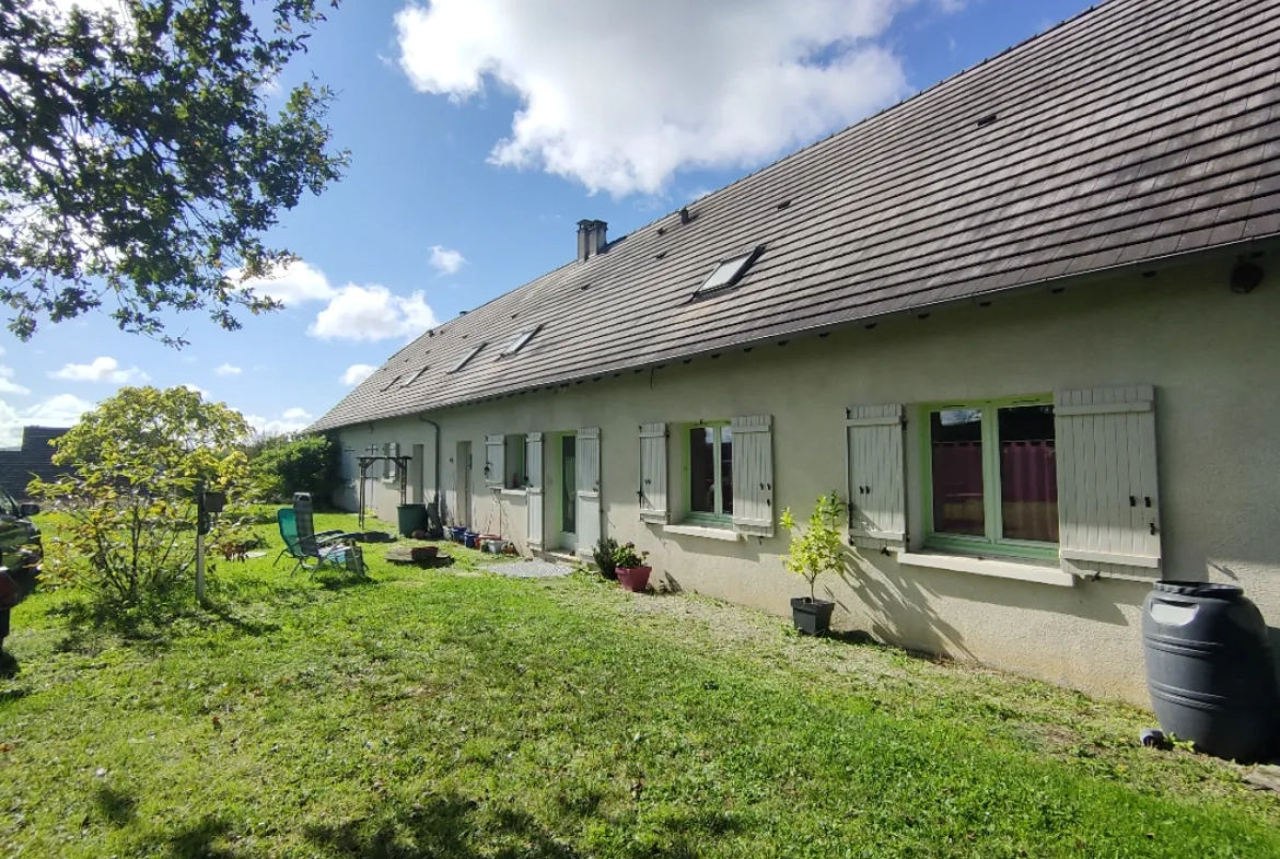Grande maison jumelée avec terrain plat à Noailles, 14 pièces et vue magnifique 