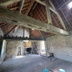 Maison en pierres apparentes à rénover à Corbigny avec grand terrain