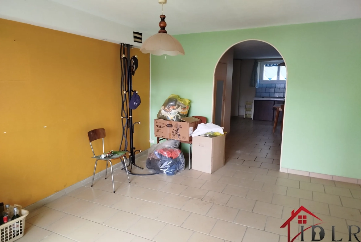 Maison en pierre à Bourdons-sur-Rognon (52700) avec garage et terrain 