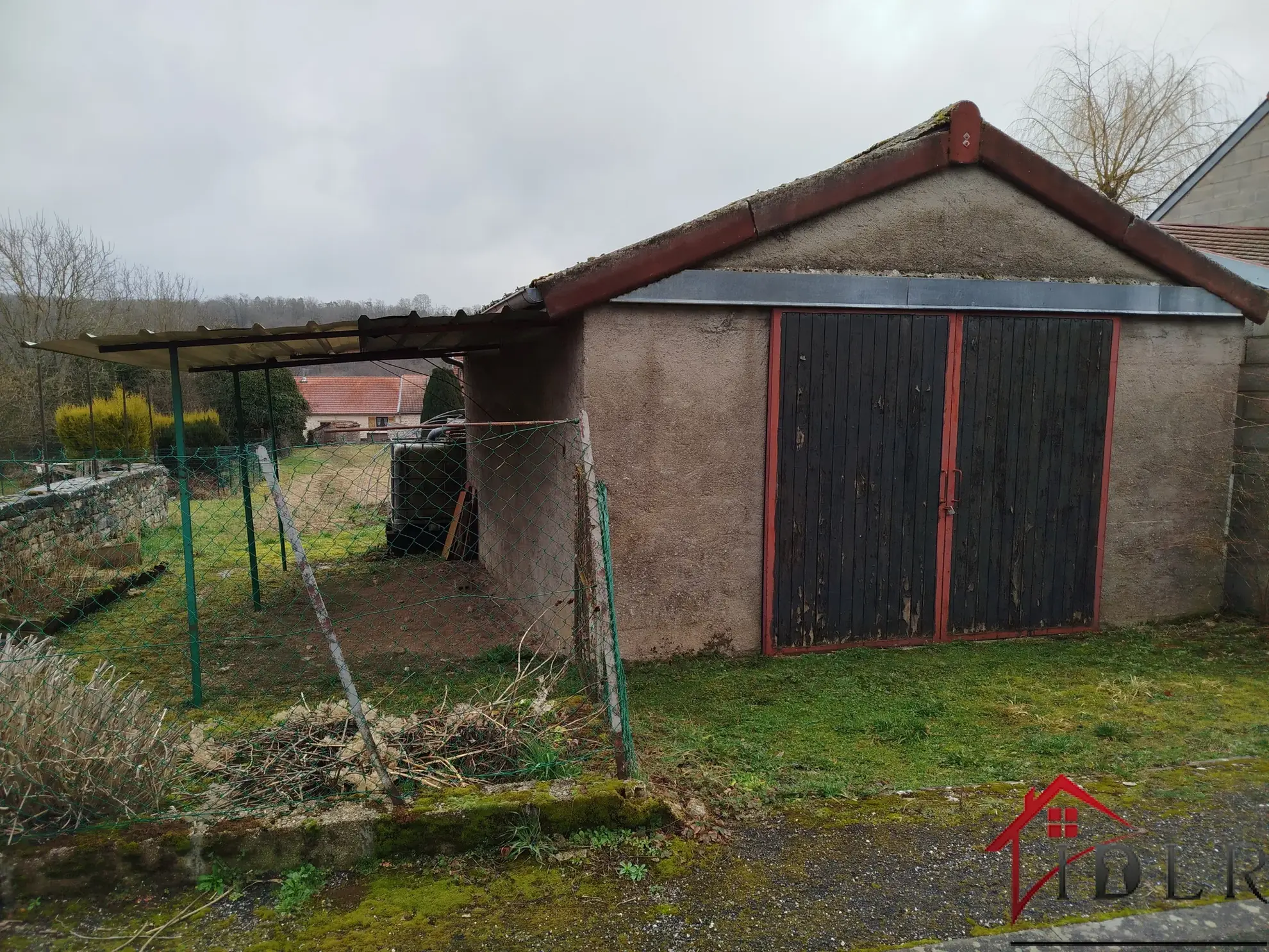 Maison en pierre à Bourdons-sur-Rognon (52700) avec garage et terrain 