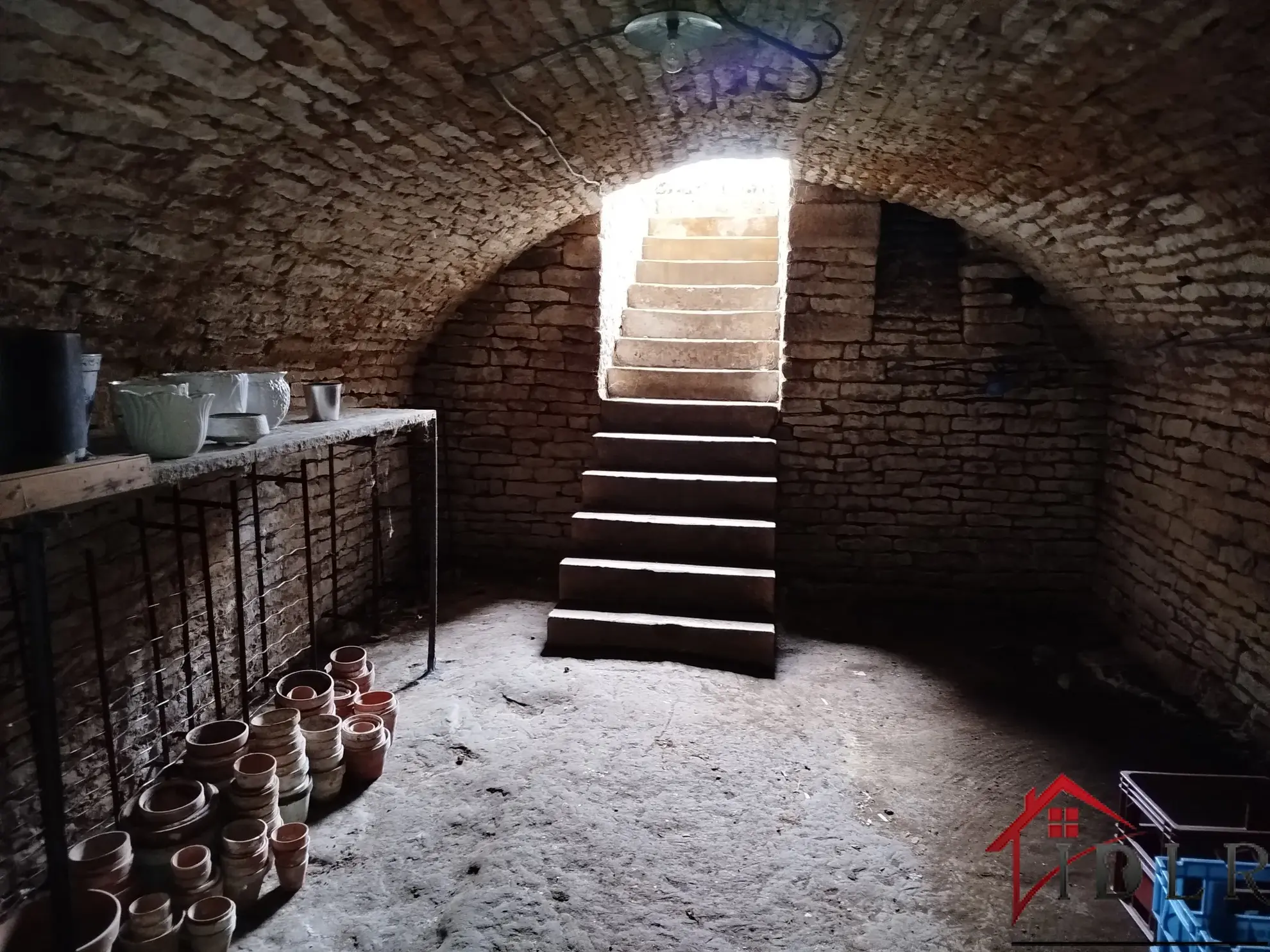 Maison en pierre à Bourdons-sur-Rognon (52700) avec garage et terrain 
