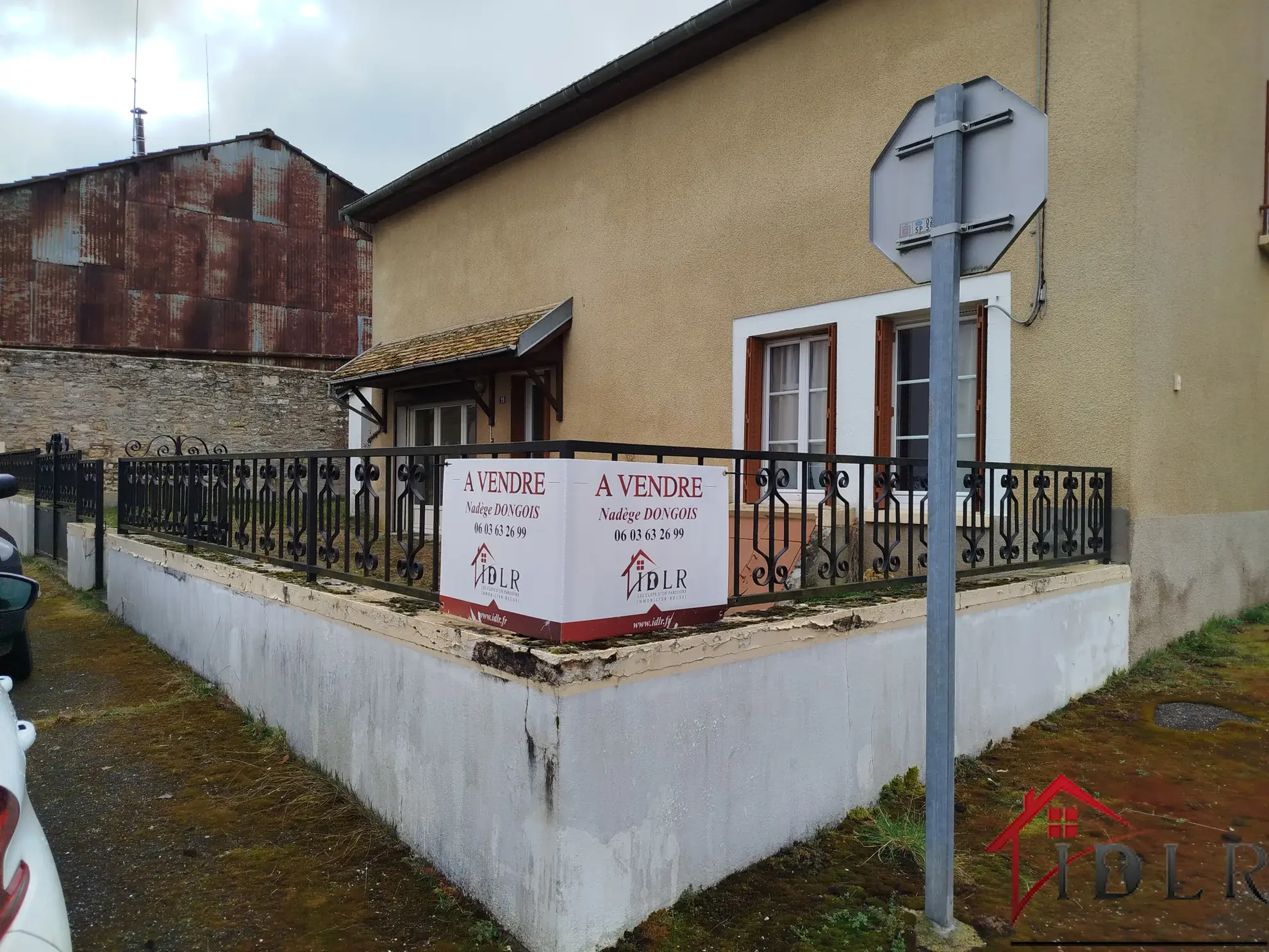 Maison en pierre à Bourdons-sur-Rognon (52700) avec garage et terrain 
