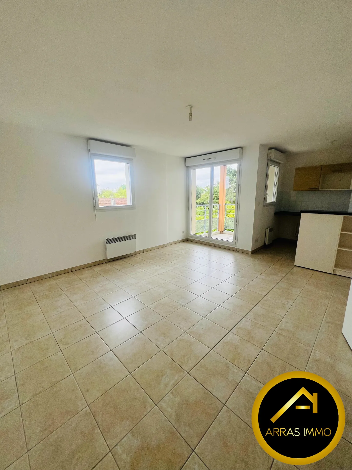 Bel appartement 3 pièces avec balcon et parking à Arras 