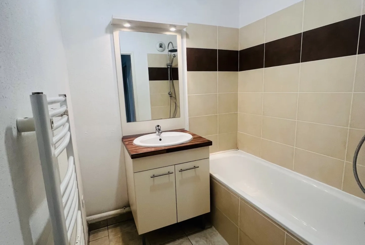 Bel appartement 3 pièces avec balcon et parking à Arras 