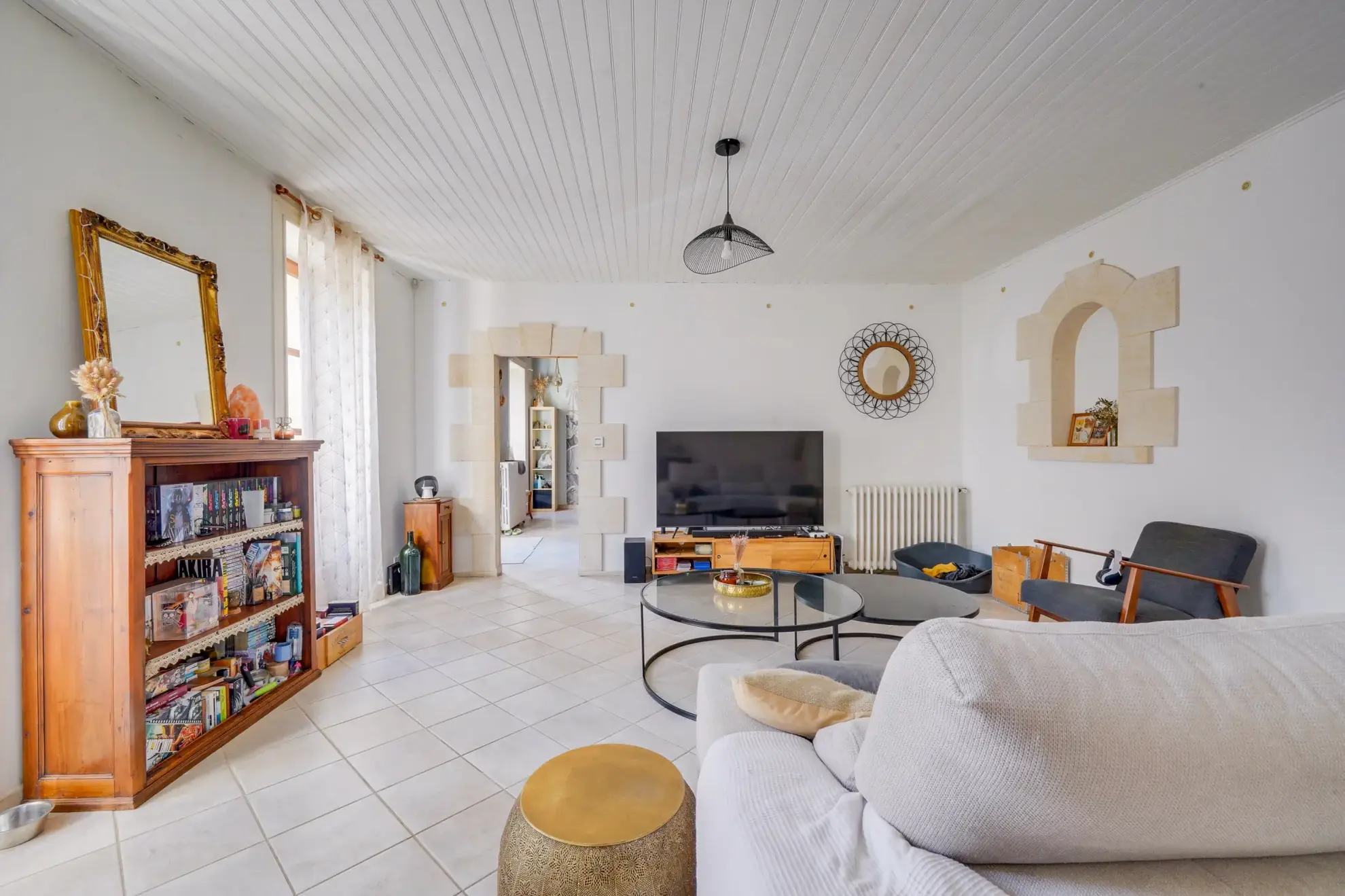 Grande maison rénovée de 180 m² avec dépendances à Saint Genès de Blaye 