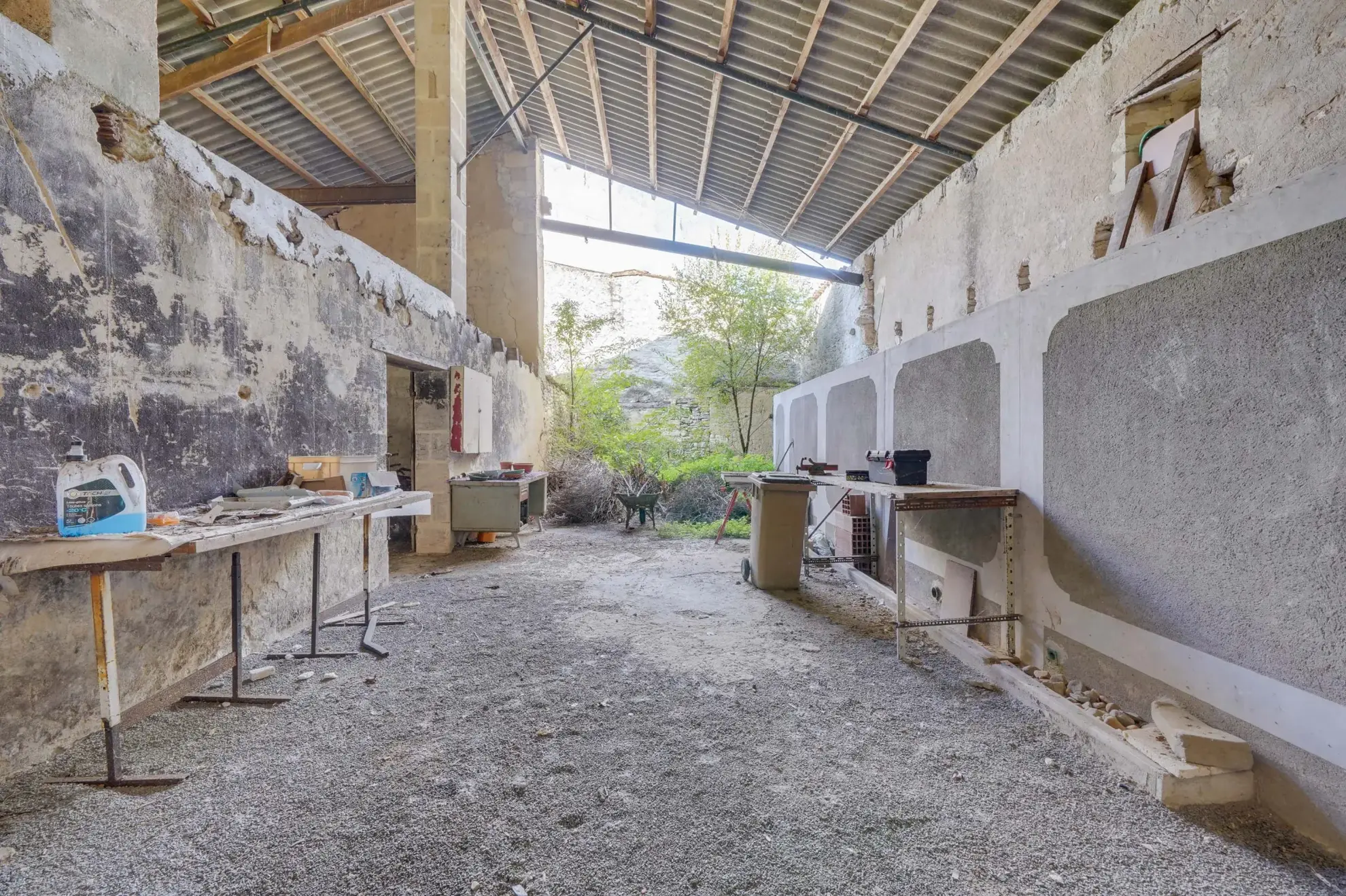 Grande maison rénovée de 180 m² avec dépendances à Saint Genès de Blaye 