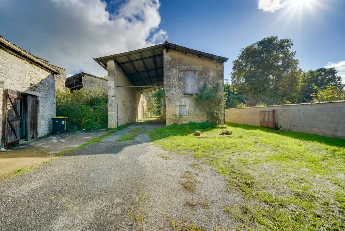 Grande maison rénovée de 180 m² avec dépendances à Saint Genès de Blaye 