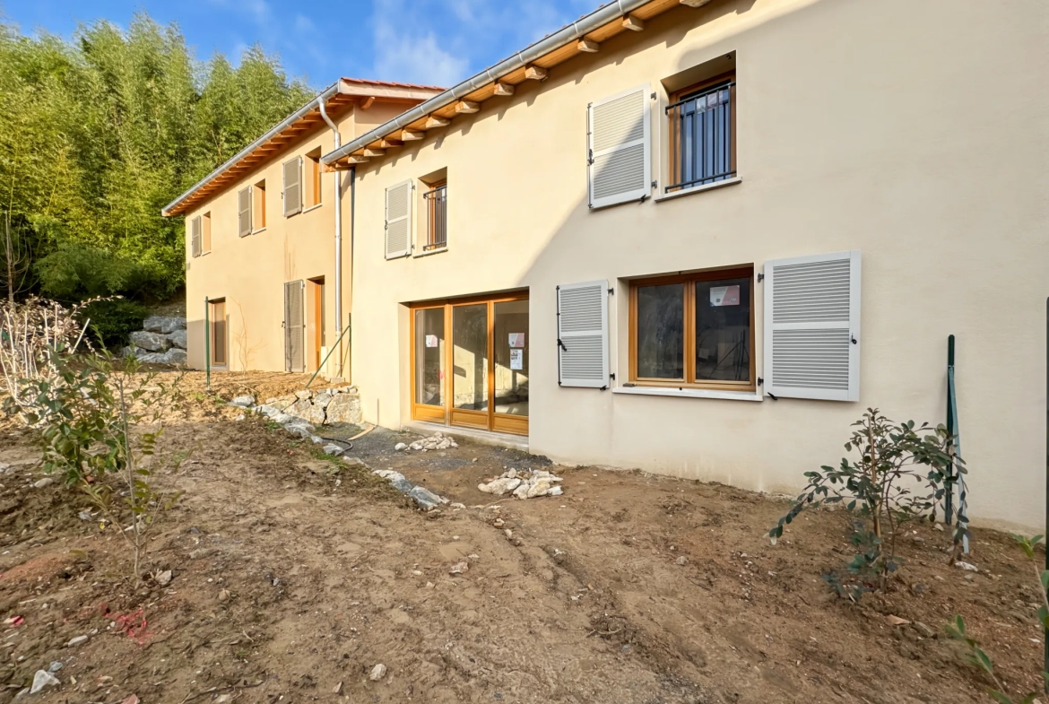 Plateau duplex à rénover avec jardin à Sainte Euphémie, proche Trévoux 