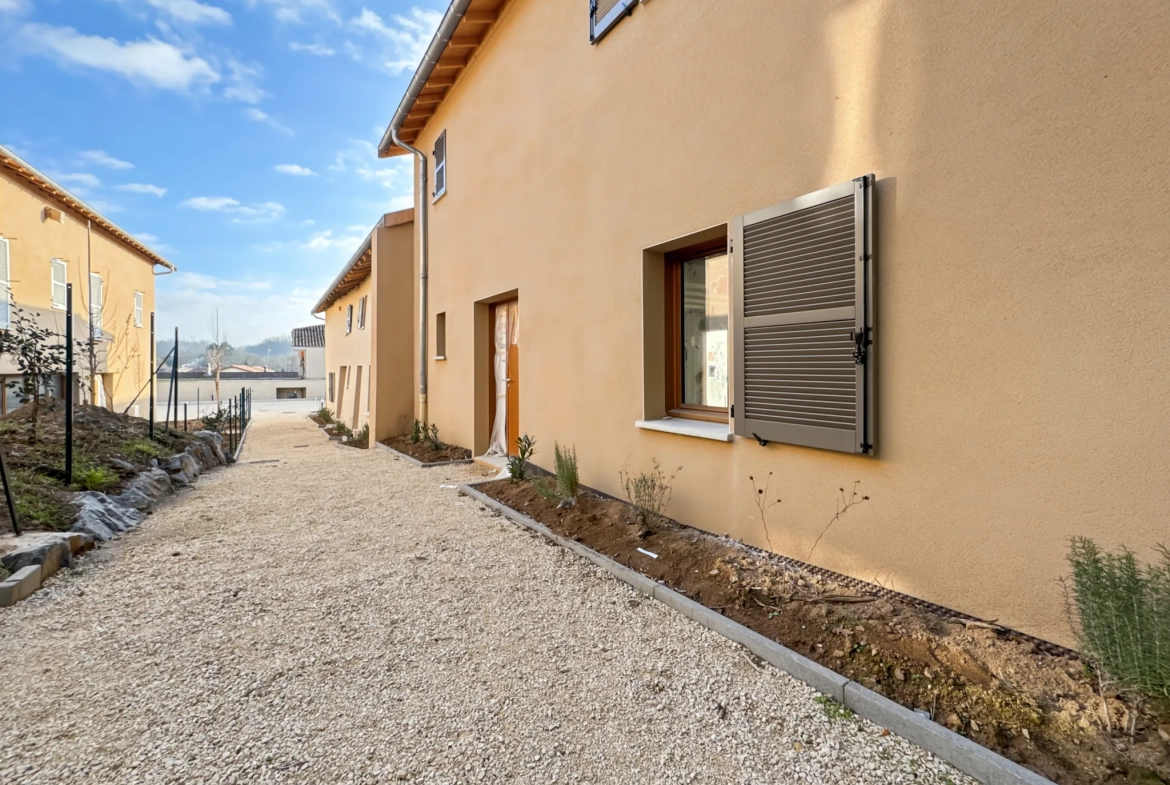 Plateau duplex à rénover avec jardin à Sainte Euphémie, proche Trévoux 