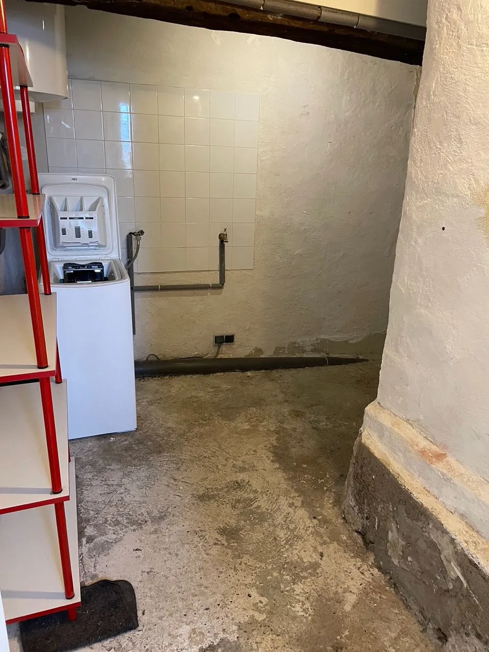 Maison de village en pierre à Faucon, 67 m2, 2 chambres, jardin, vue dégagée 