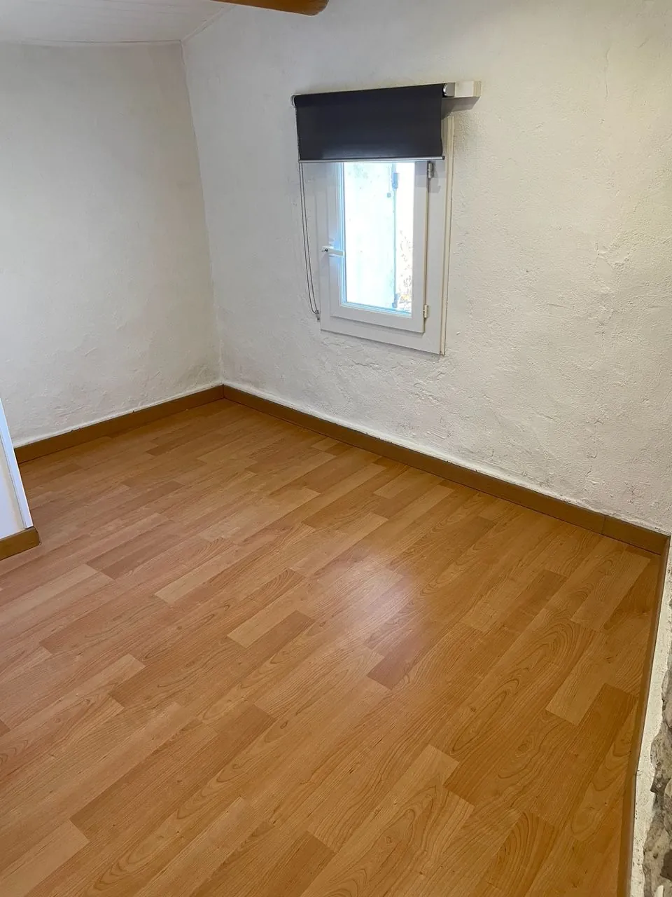 Maison de village en pierre à Faucon, 67 m2, 2 chambres, jardin, vue dégagée 