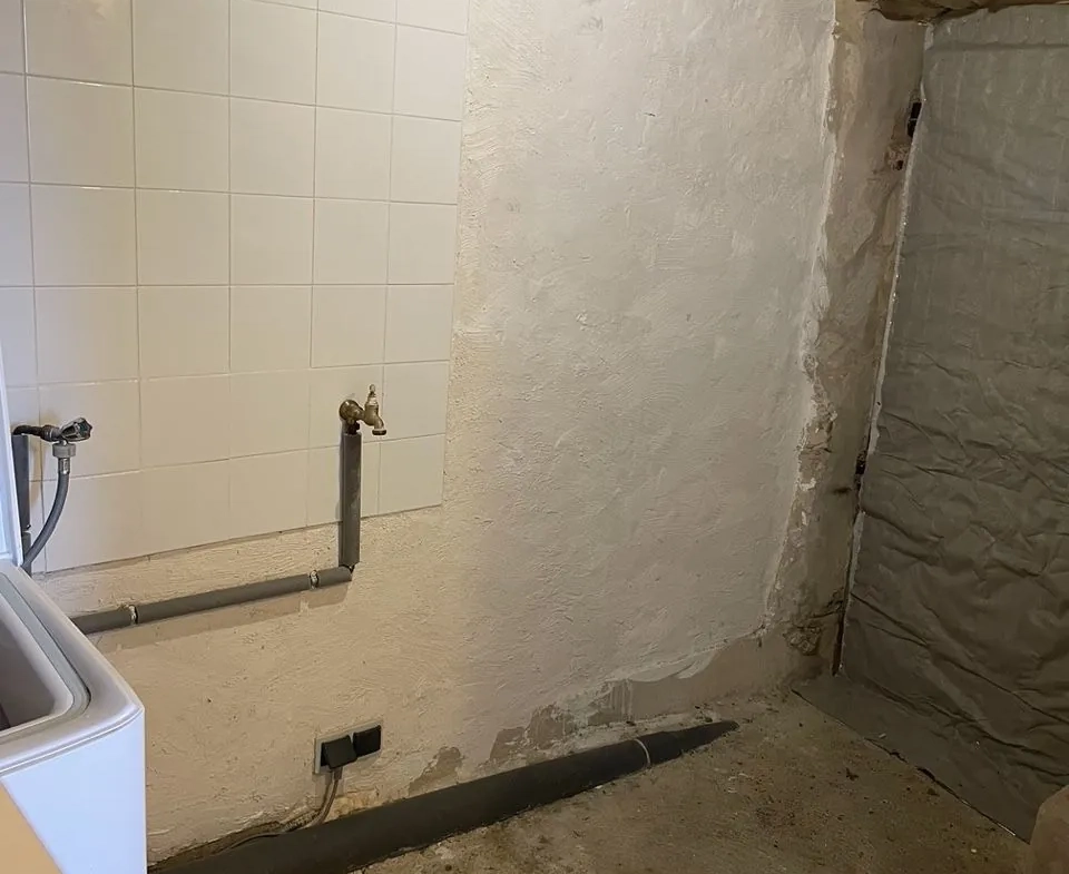 Maison de village en pierre à Faucon, 67 m2, 2 chambres, jardin, vue dégagée 