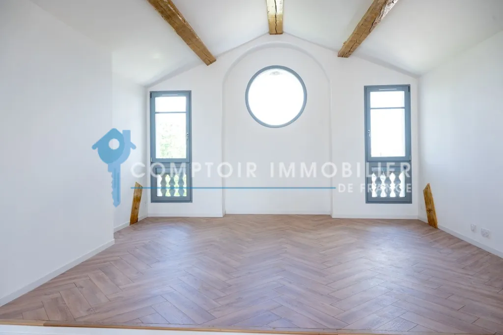 Appartement T4 rénové à Nîmes Feuchères, dernier étage, lumière naturelle, prestations modernes 