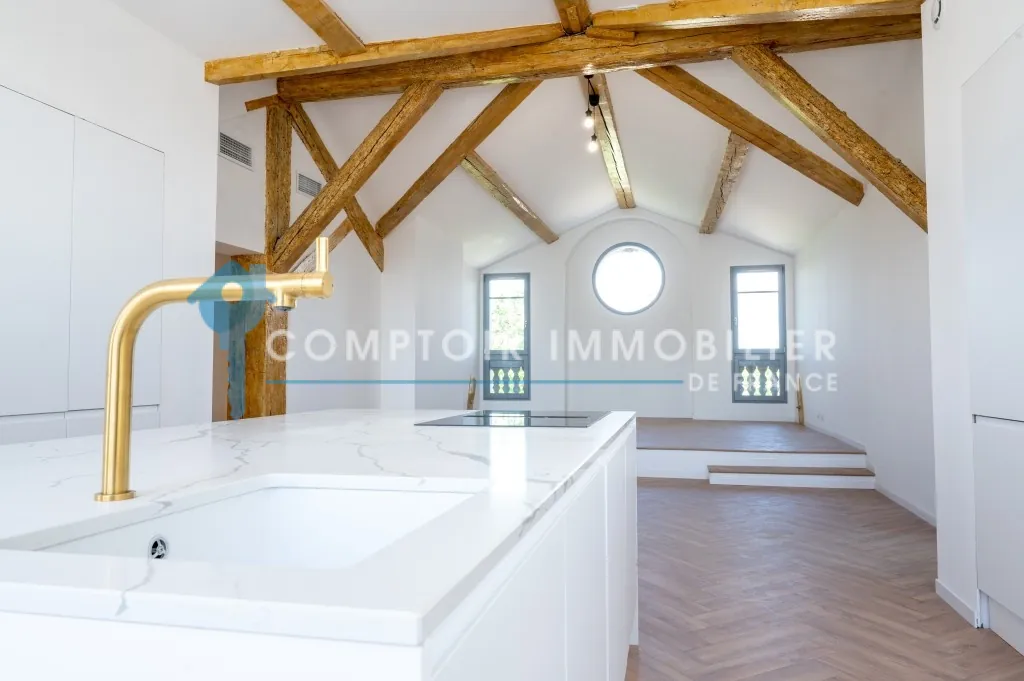 Appartement T4 rénové à Nîmes Feuchères, dernier étage, lumière naturelle, prestations modernes 