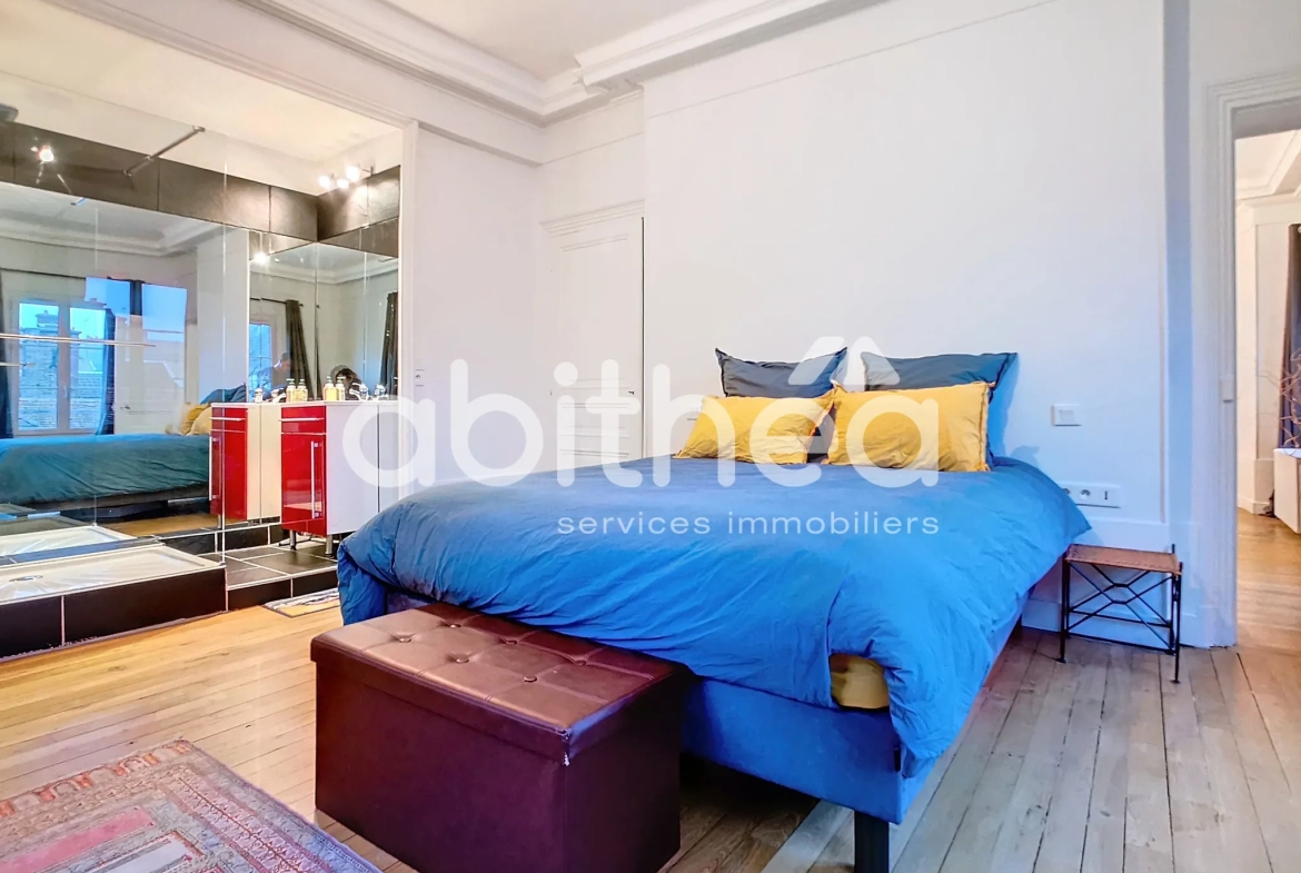 Appartement de 160 m² avec vue sur la cathédrale à Troyes 